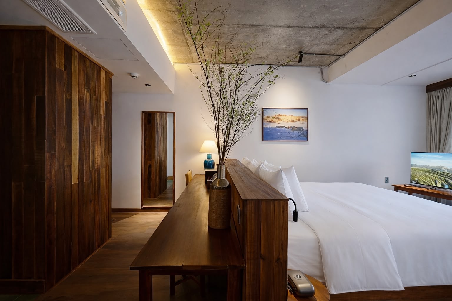 The Skyline Premier Loft