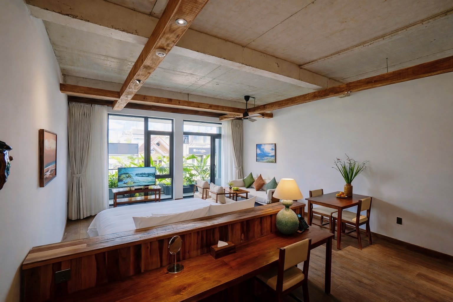 The Skyline Executive Loft