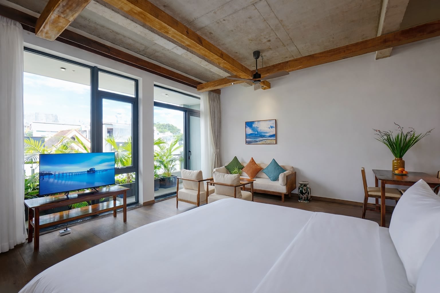 The Skyline Executive Loft