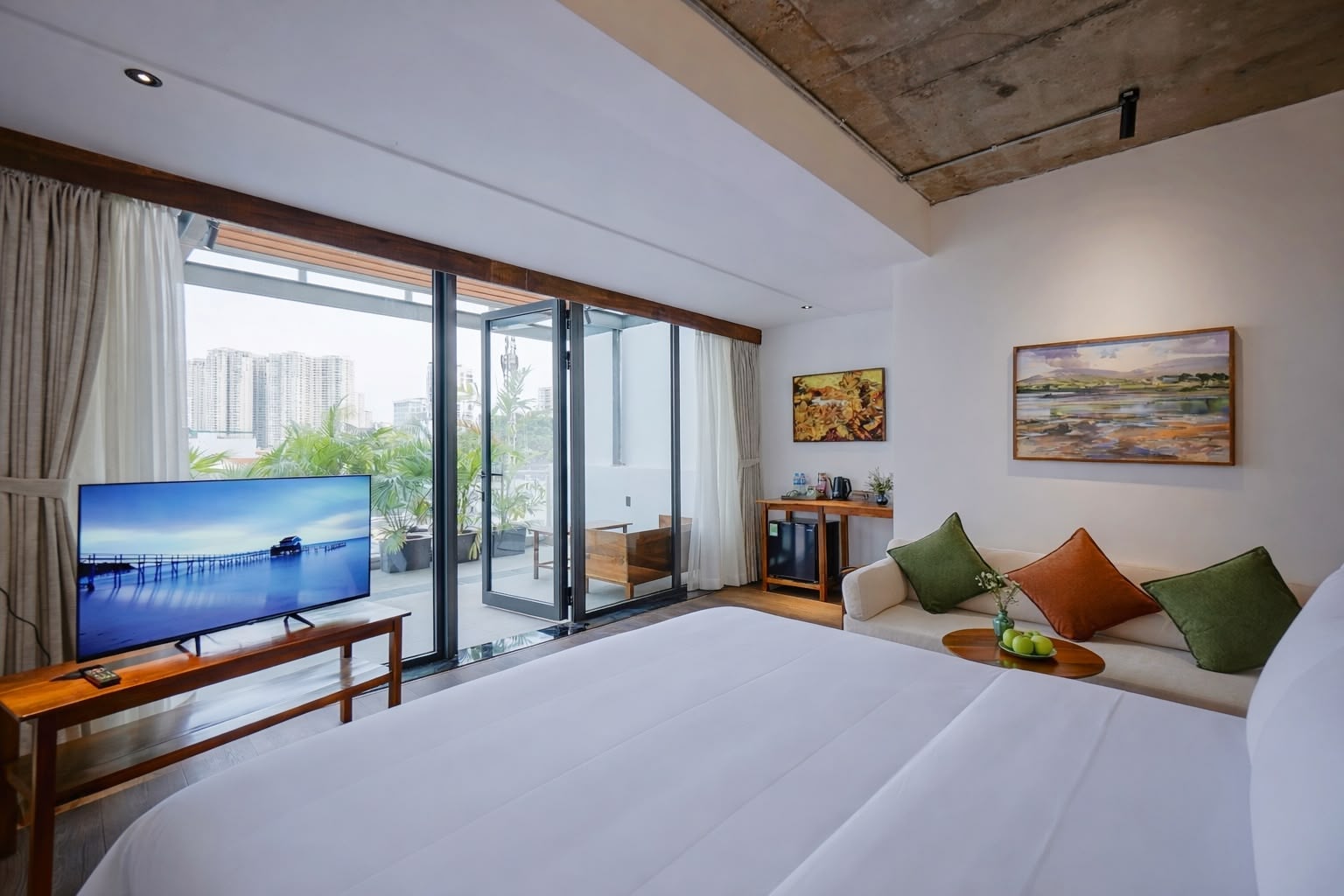 The Skyline Premier Loft