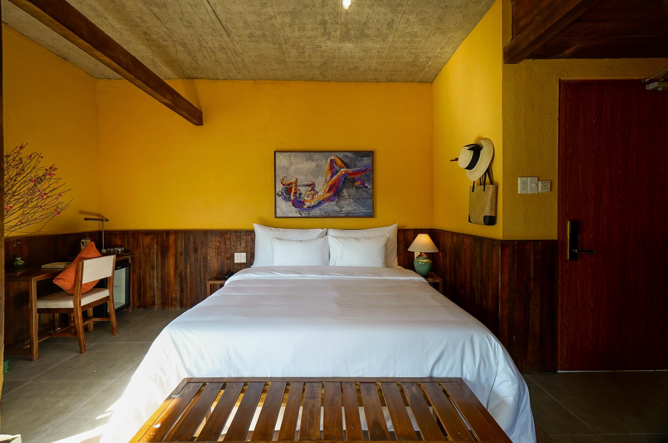 Deluxe King Room Valley View