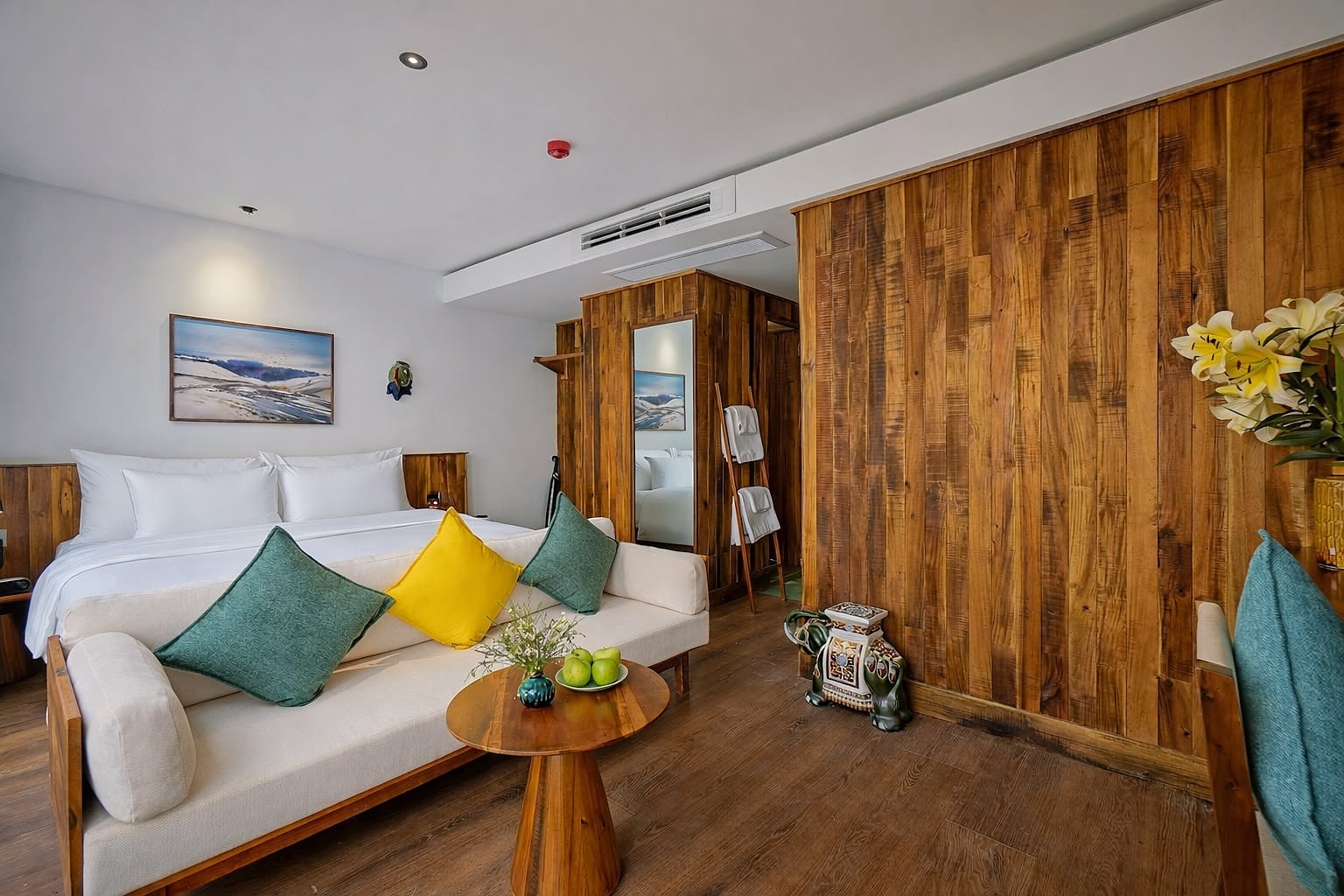 The Urban Balcony Room