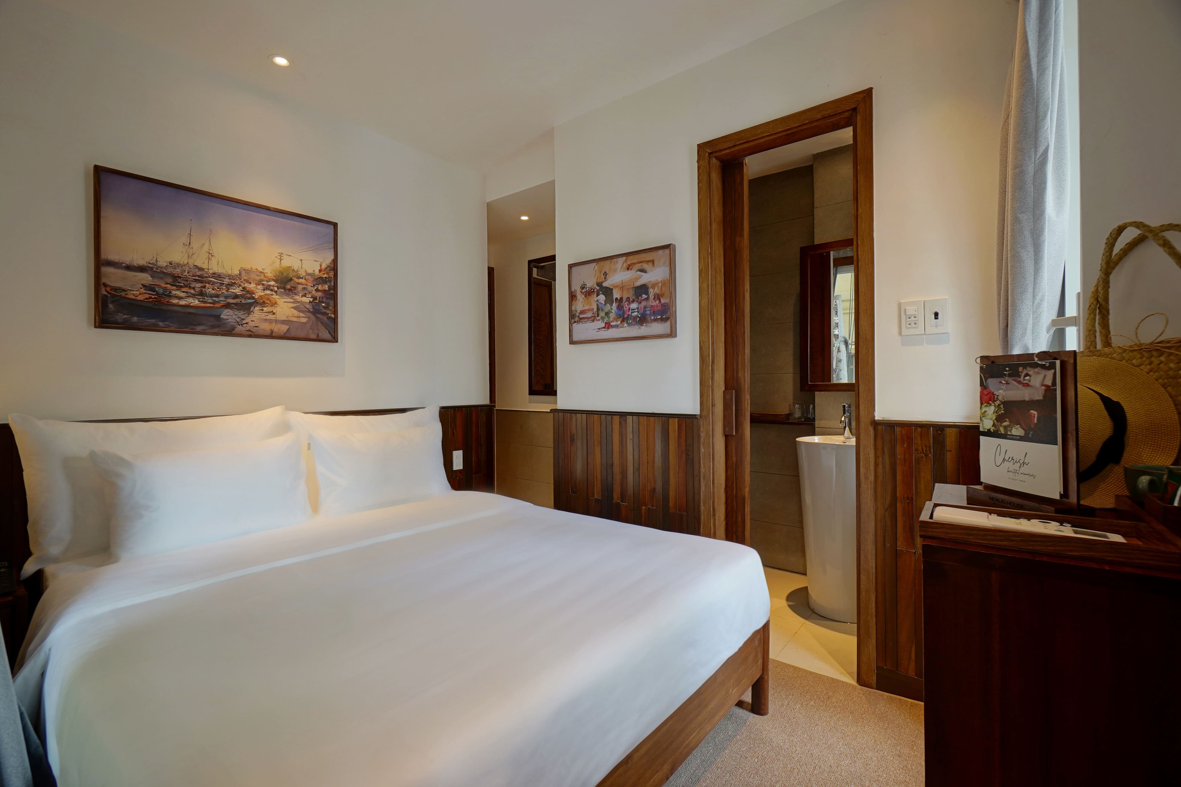 Superior Double Room Street View